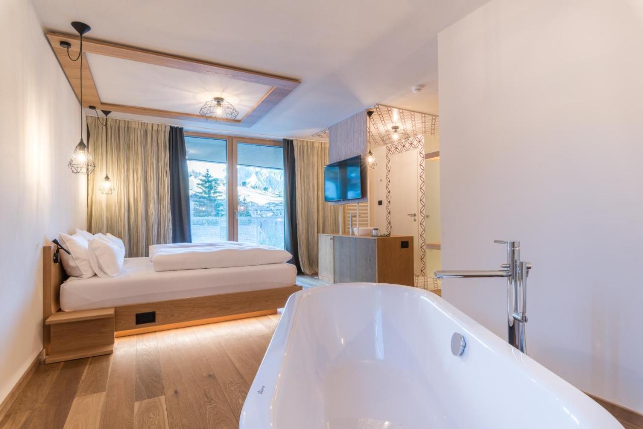 Hotel Tofana San Cassiano  Extérieur photo