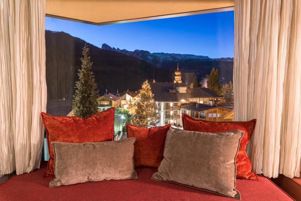 Hotel Tofana San Cassiano  Extérieur photo